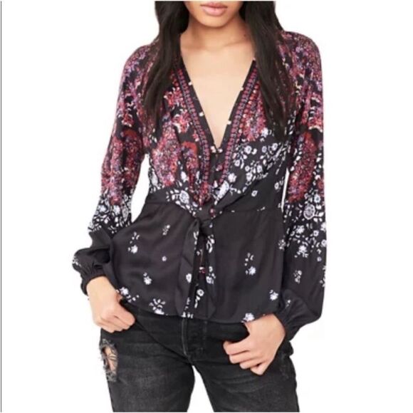 Free People NWT Run Free Tunic Top in Night Combo
Size XS - Picture 2 of 11